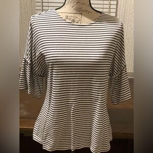 Ladies Size Medium Beach Lunch Lounge Striped Black and White Top